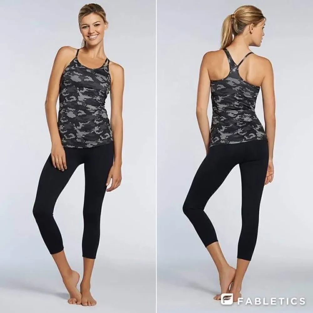 ✨Camo Omemee Tank✨ 